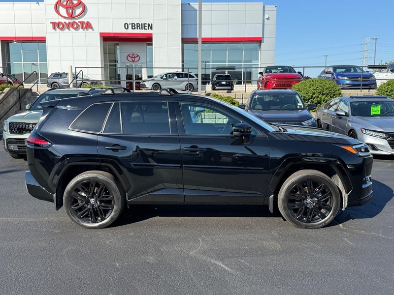 Toyota RAV4 Vehicle Image 02