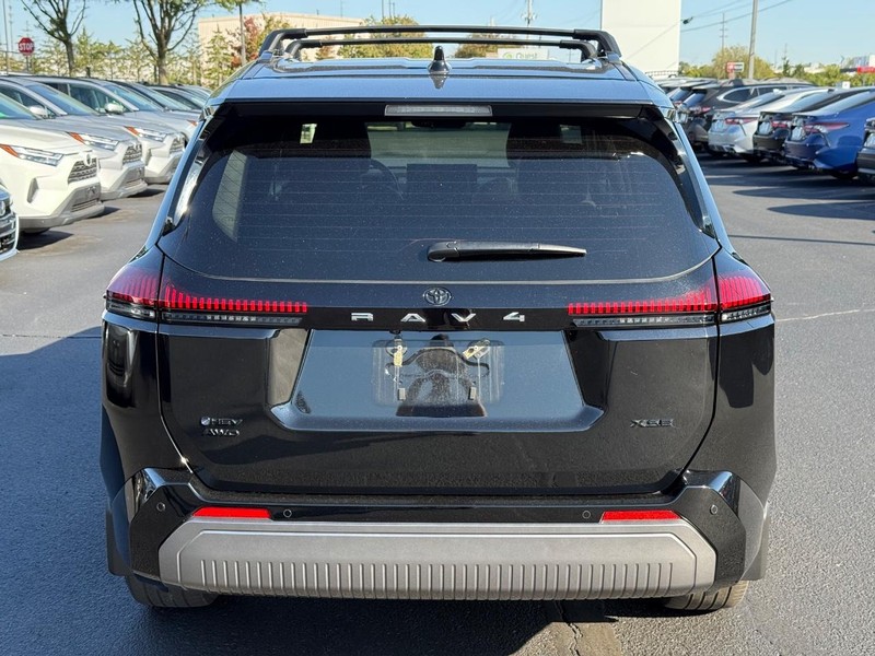 Toyota RAV4 Vehicle Image 04