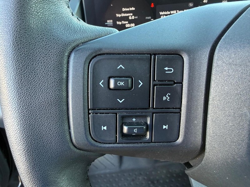 Toyota RAV4 Vehicle Image 15