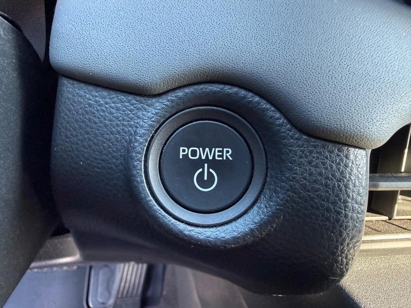 Toyota RAV4 Vehicle Image 17