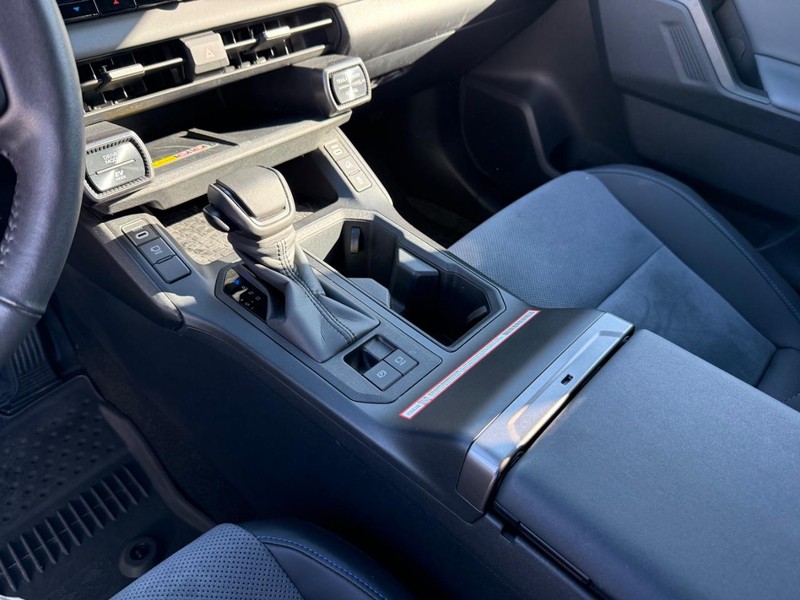 Toyota RAV4 Vehicle Image 20