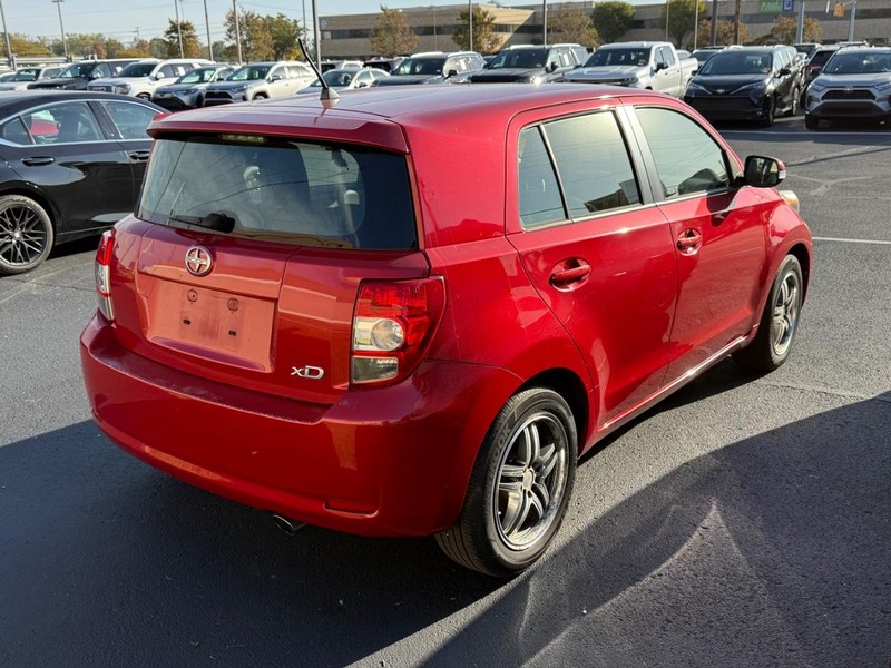 Scion xD Vehicle Image 04