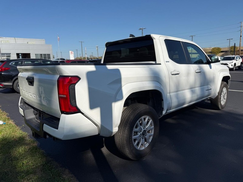 Toyota Tacoma 4WD Vehicle Image 02