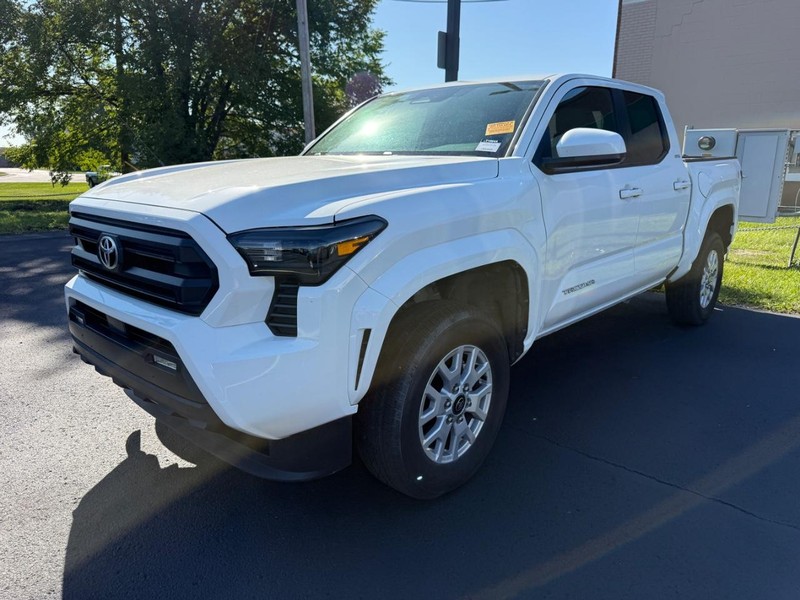 Toyota Tacoma 4WD Vehicle Image 04