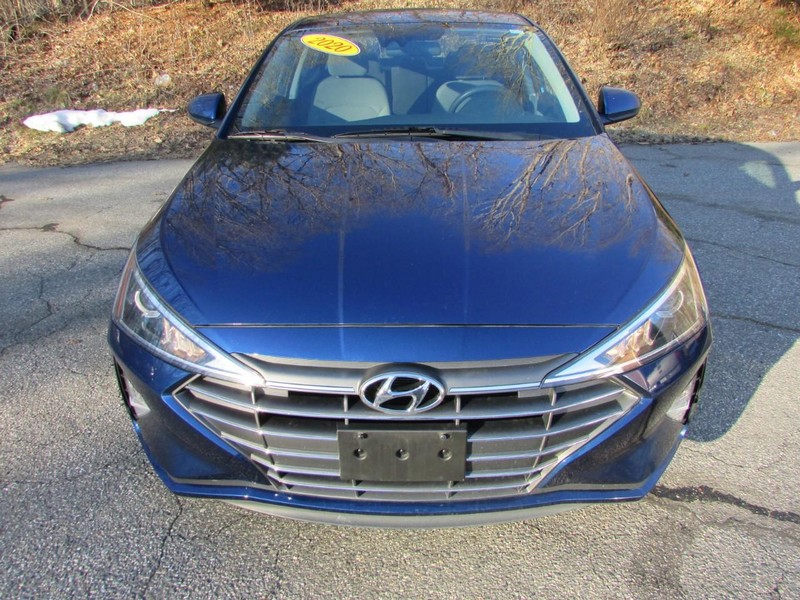 2020 Hyundai Elantra SEL photo
