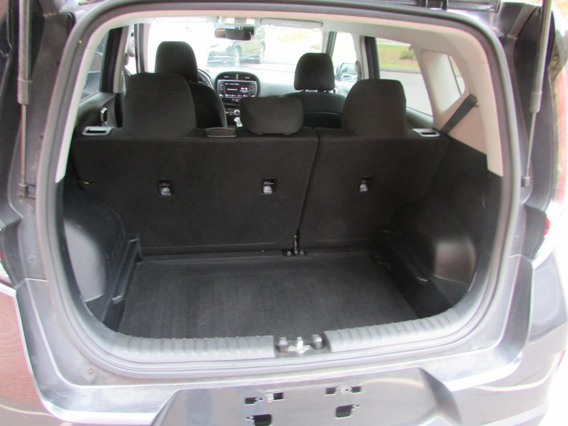 Kia Soul Vehicle Full-screen Gallery Image 05