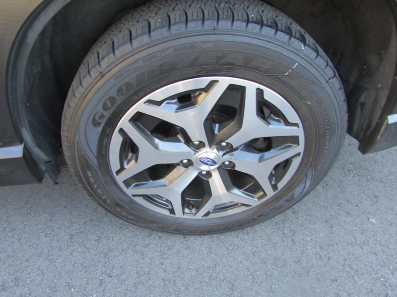 Subaru Forester Vehicle Full-screen Gallery Image 03