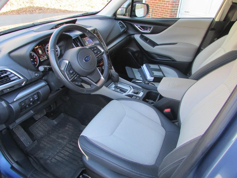 Subaru Forester Vehicle Full-screen Gallery Image 04