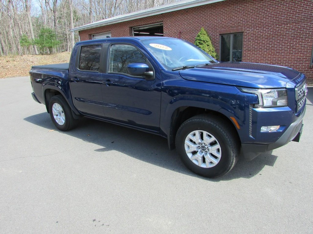 Nissan Frontier Vehicle Full-screen Gallery Image 02