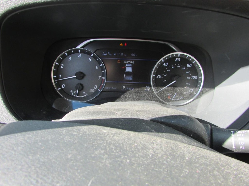 Nissan Frontier Vehicle Full-screen Gallery Image 04