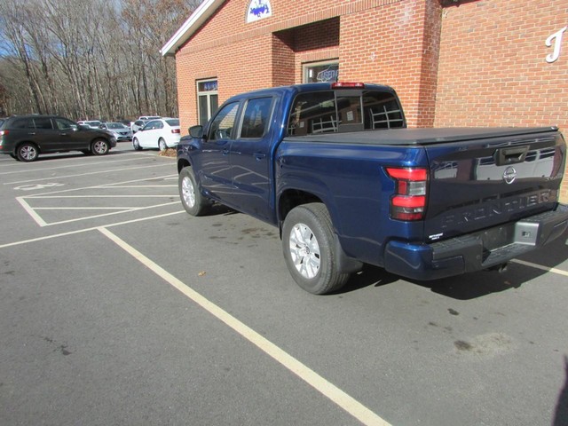 Nissan Frontier Vehicle Full-screen Gallery Image 02