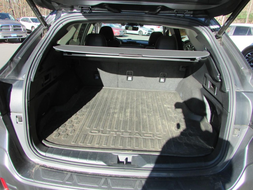 Subaru Outback Vehicle Full-screen Gallery Image 04