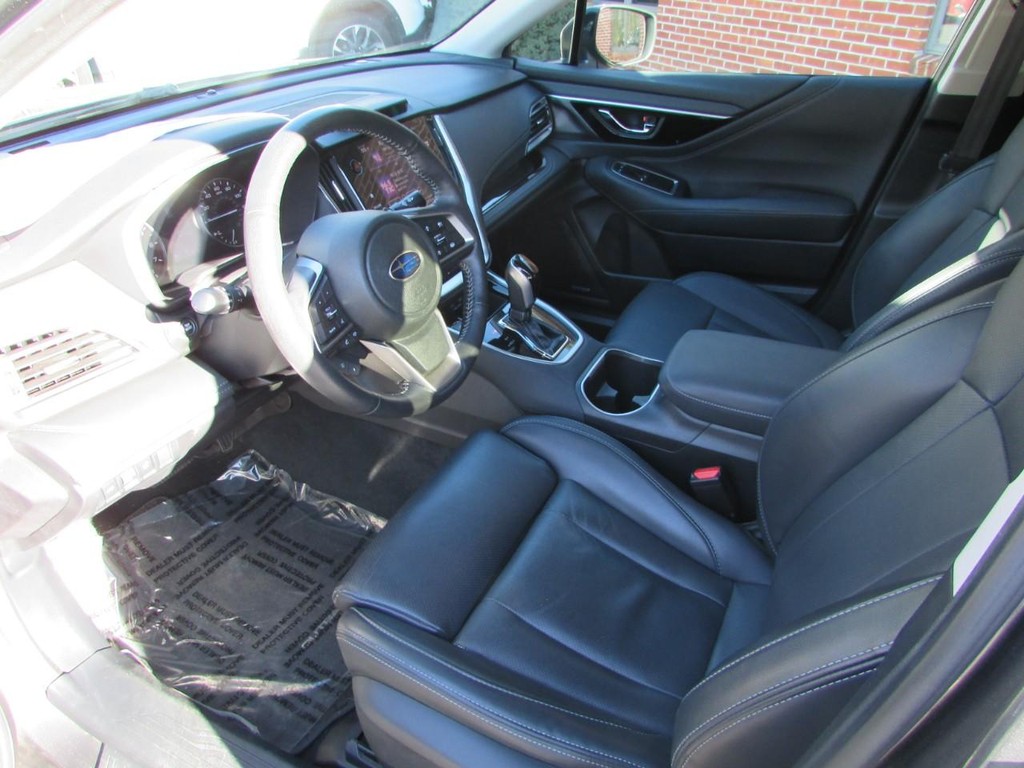 Subaru Outback Vehicle Full-screen Gallery Image 05