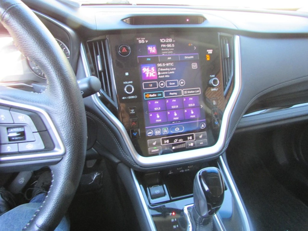 Subaru Outback Vehicle Full-screen Gallery Image 06