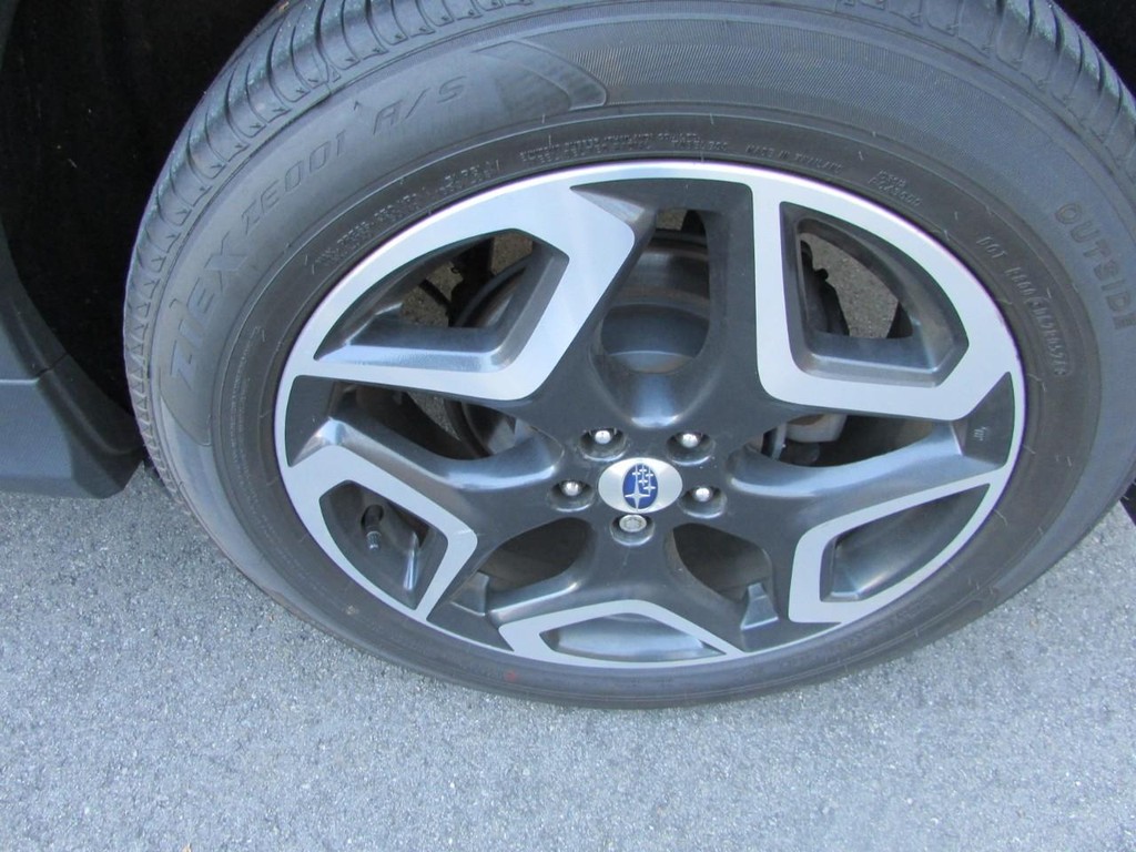 Subaru Crosstrek Vehicle Full-screen Gallery Image 07