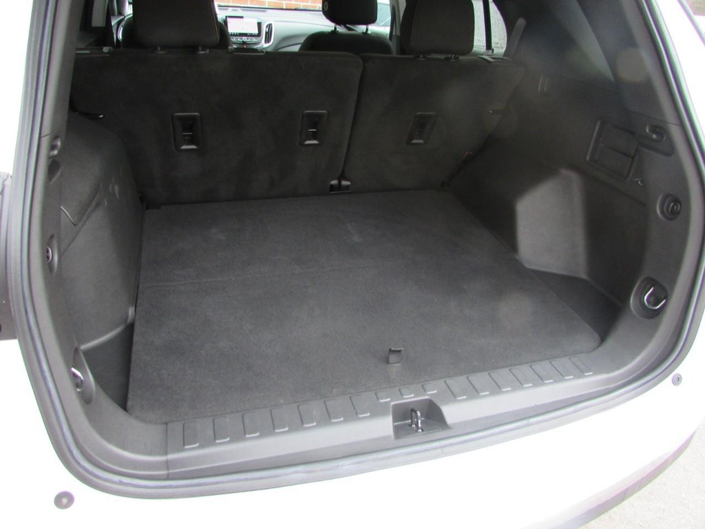Chevrolet Equinox Vehicle Full-screen Gallery Image 08