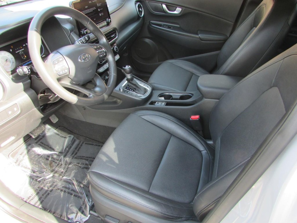 Hyundai Kona Vehicle Full-screen Gallery Image 02