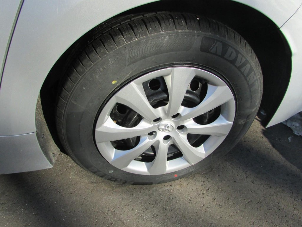 Toyota Corolla Vehicle Full-screen Gallery Image 04