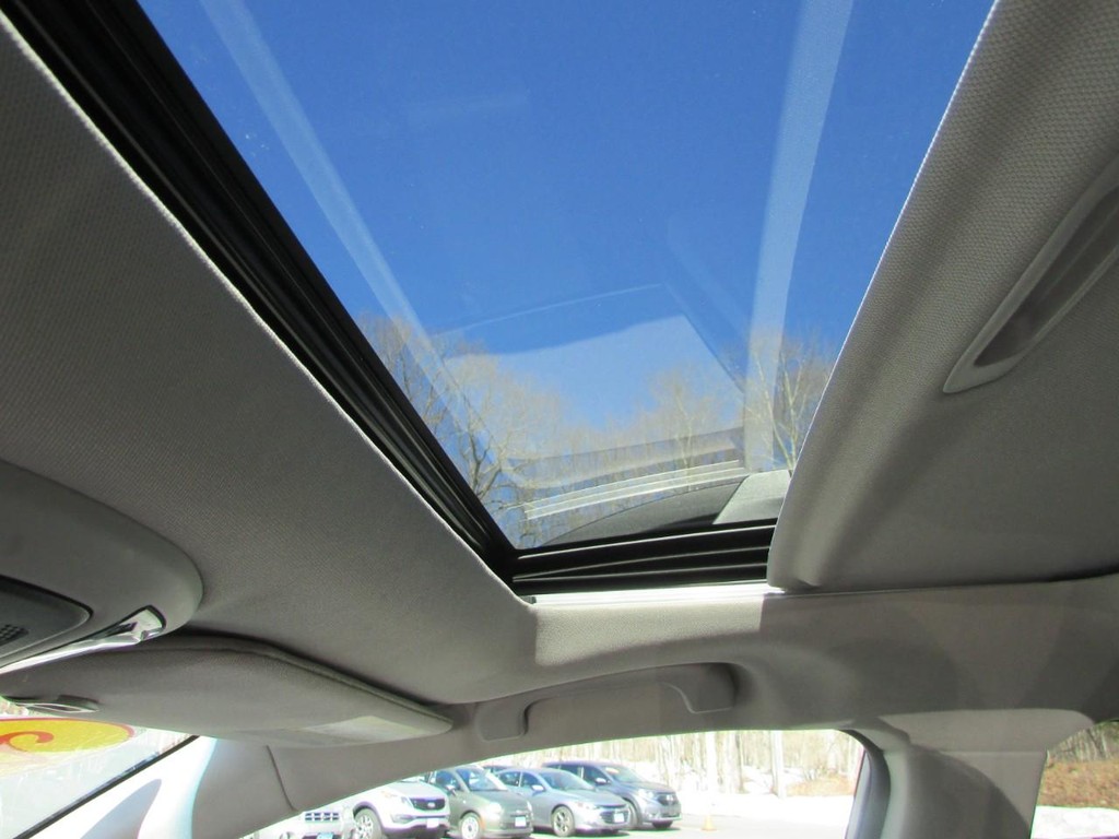 Subaru Outback Vehicle Full-screen Gallery Image 06