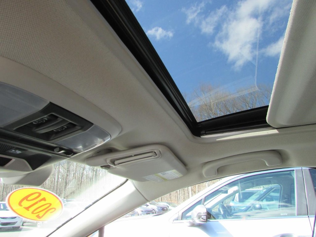 Subaru Impreza Vehicle Full-screen Gallery Image 04