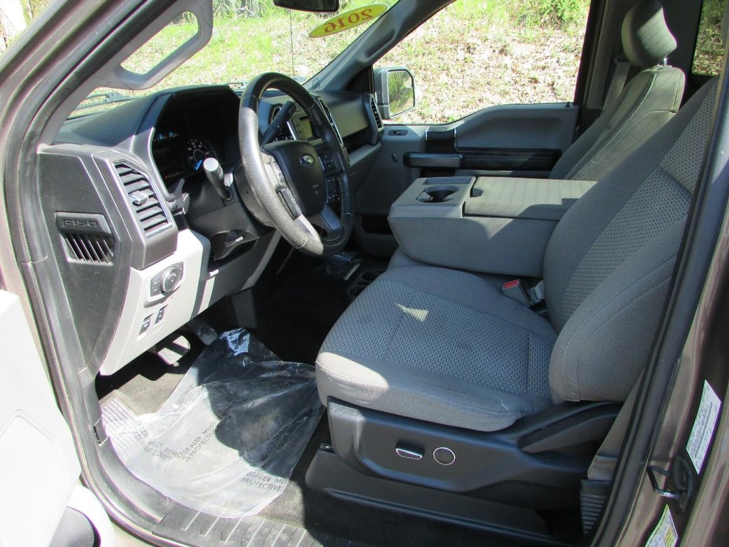 Ford F-150 Vehicle Full-screen Gallery Image 02