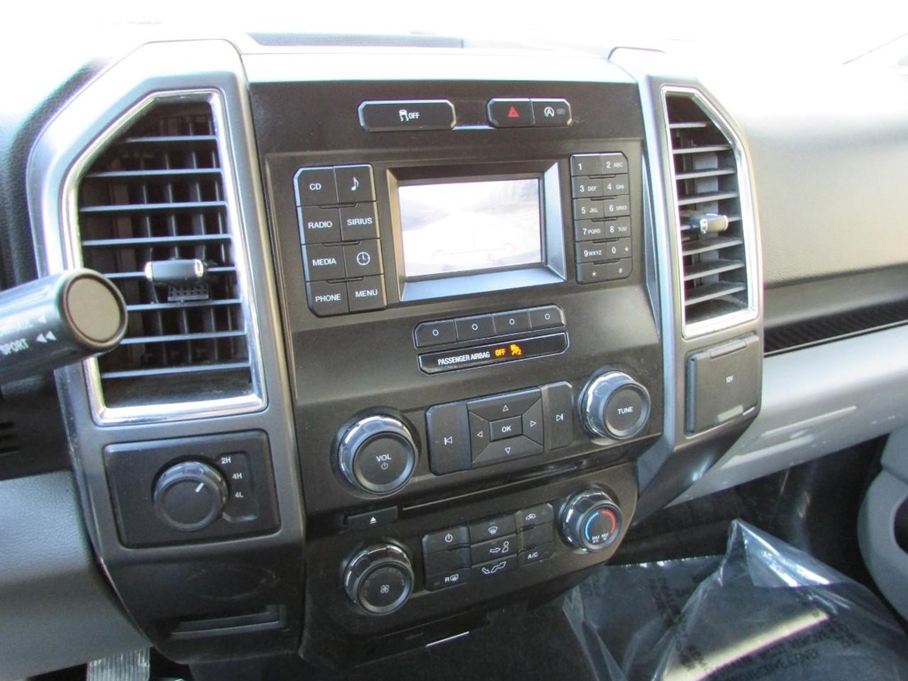 Ford F-150 Vehicle Full-screen Gallery Image 04