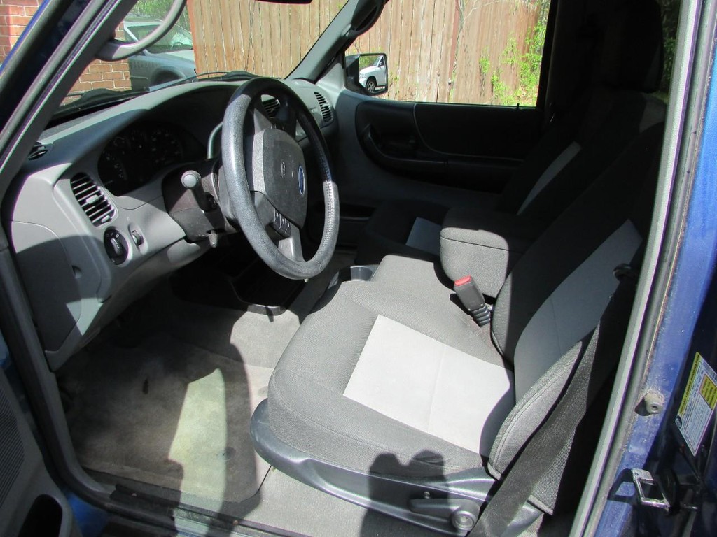 Ford Ranger Vehicle Full-screen Gallery Image 02