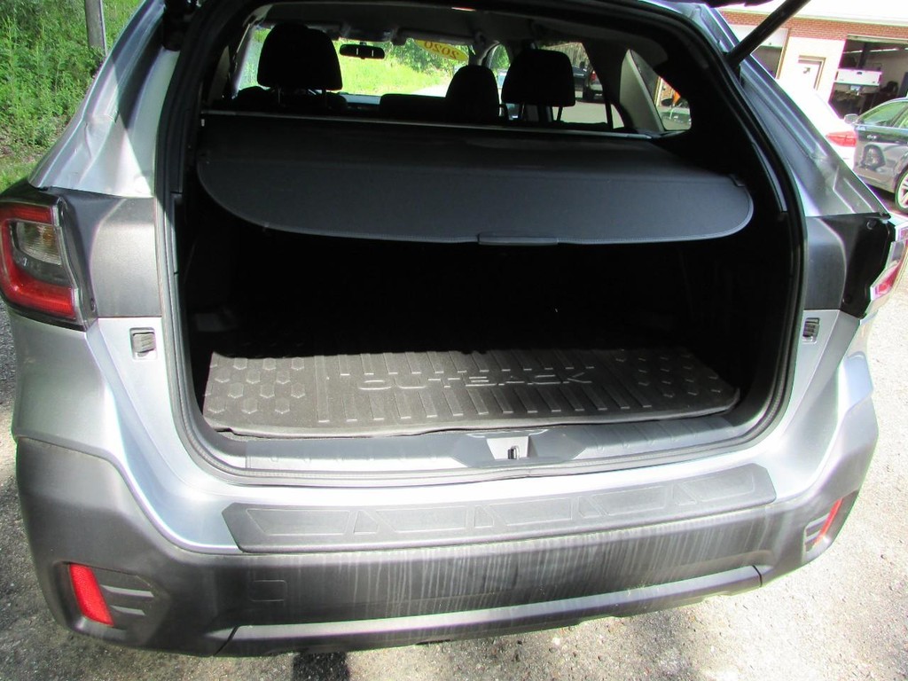 Subaru Outback Vehicle Full-screen Gallery Image 03