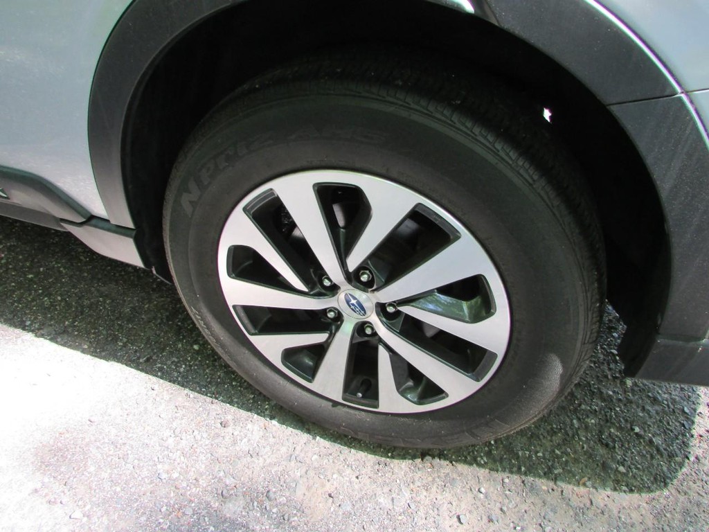 Subaru Outback Vehicle Full-screen Gallery Image 04