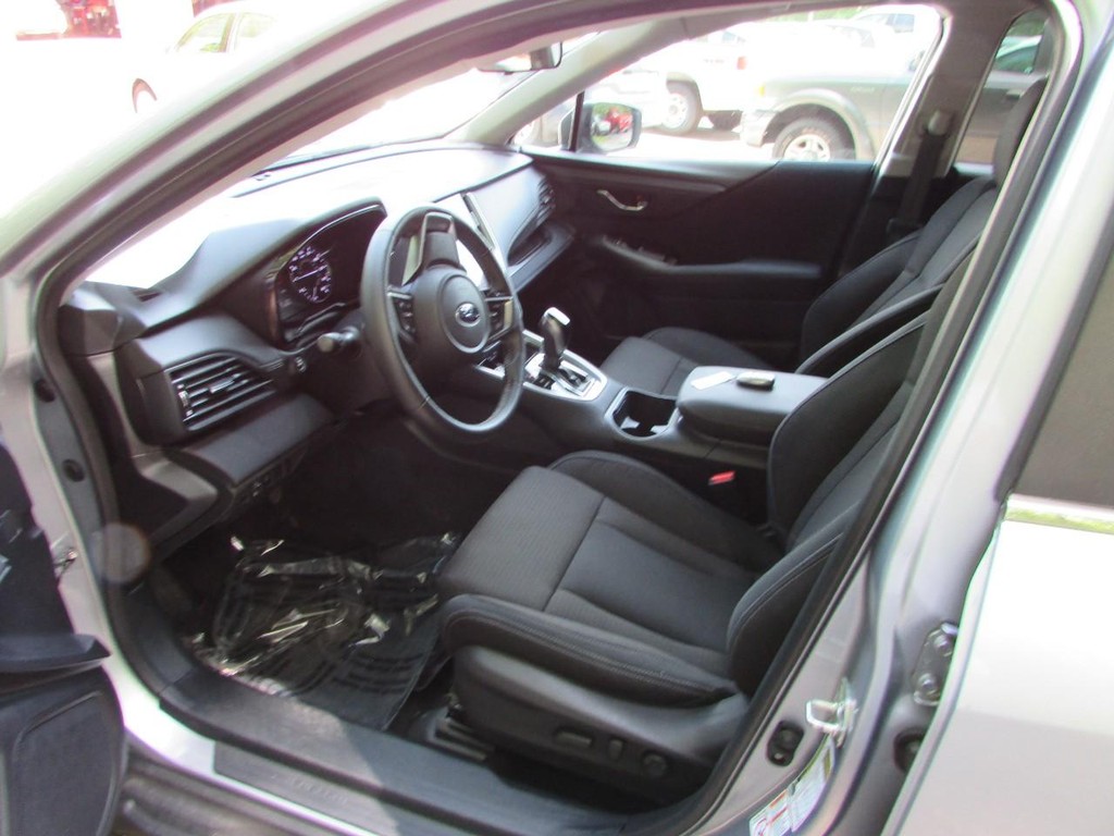 Subaru Outback Vehicle Full-screen Gallery Image 05