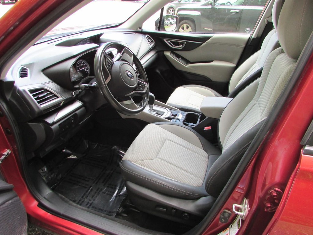 Subaru Forester Vehicle Full-screen Gallery Image 04