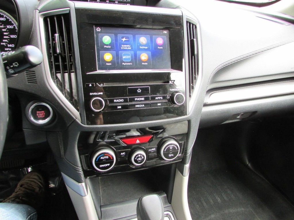 Subaru Forester Vehicle Full-screen Gallery Image 06