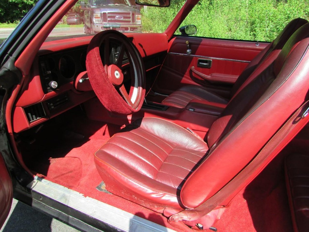 Chevrolet Camaro Vehicle Full-screen Gallery Image 03