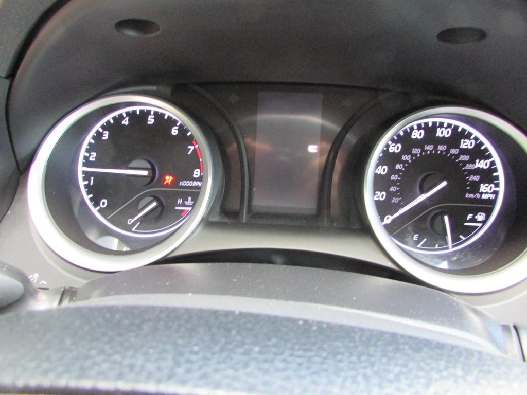 Toyota Camry Vehicle Full-screen Gallery Image 04