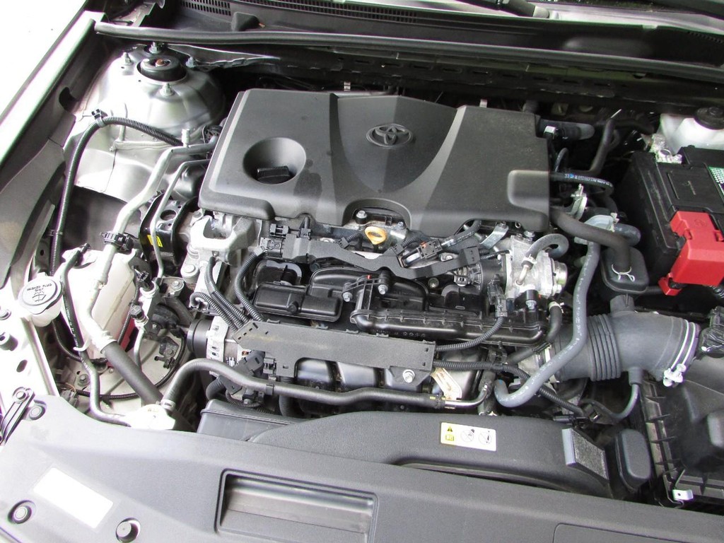 Toyota Camry Vehicle Full-screen Gallery Image 07
