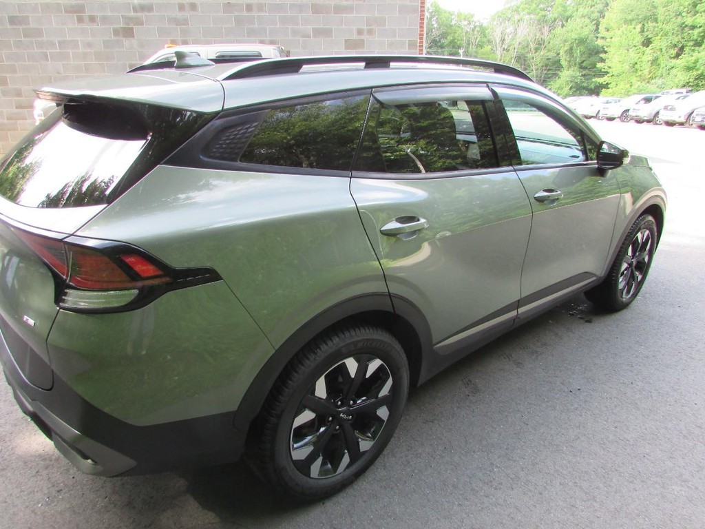 Kia Sportage Vehicle Full-screen Gallery Image 03