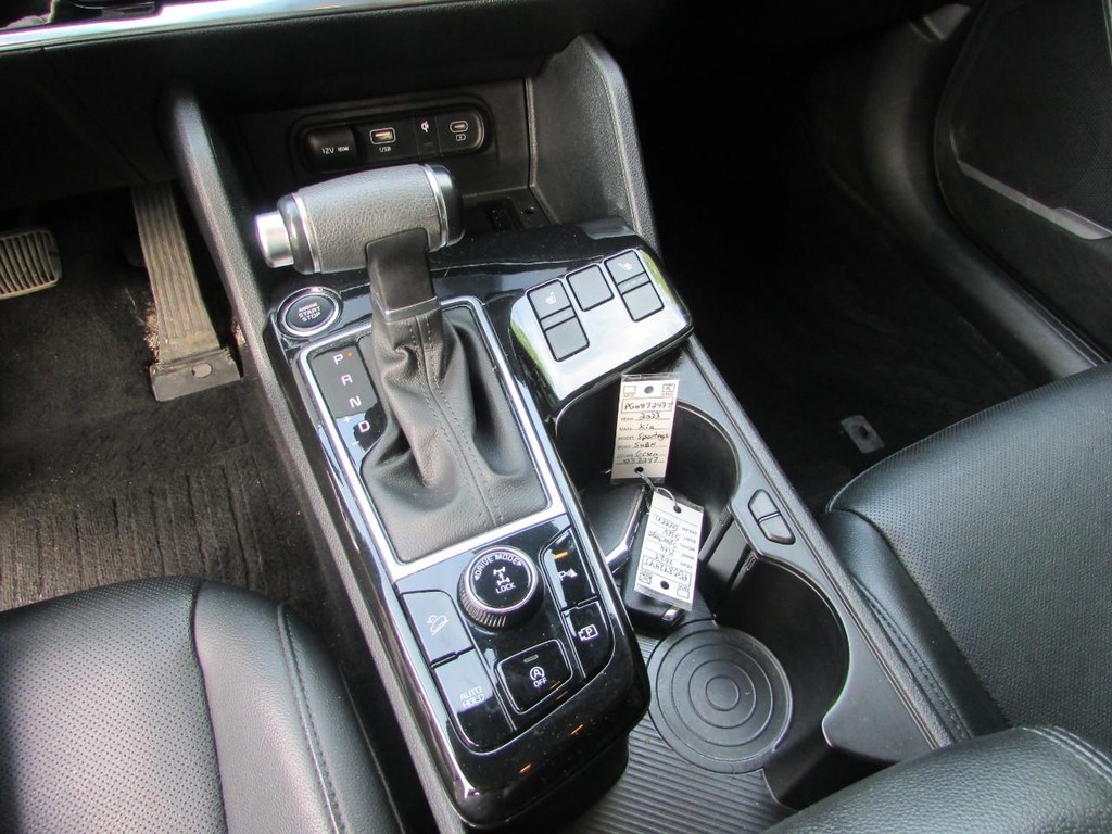 Kia Sportage Vehicle Full-screen Gallery Image 06