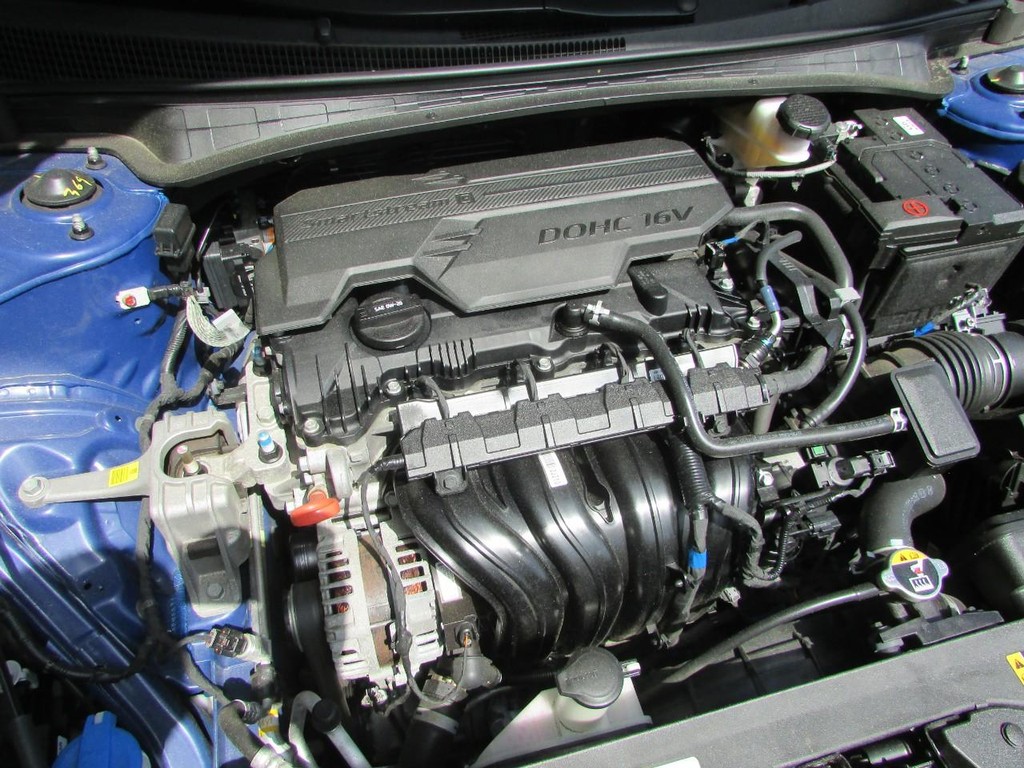 Hyundai Elantra Vehicle Full-screen Gallery Image 07