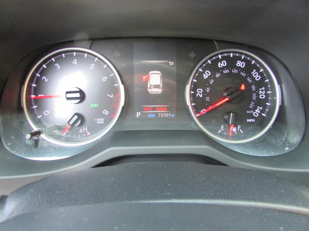 Toyota RAV4 Vehicle Full-screen Gallery Image 04