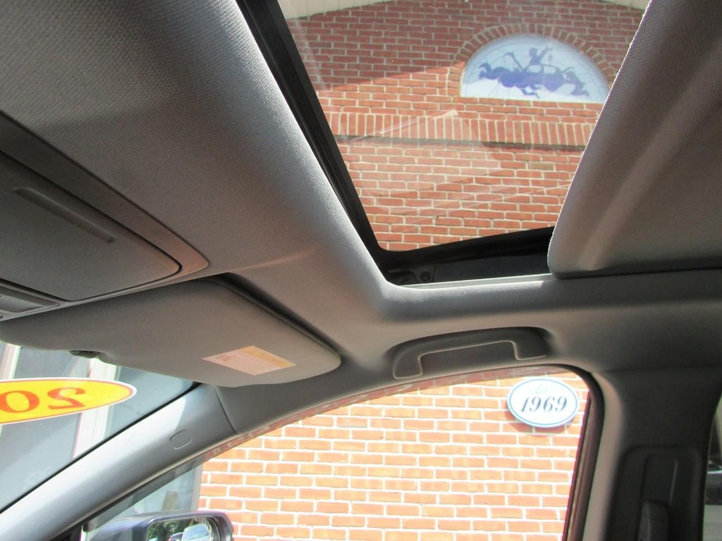 Honda CR-V Vehicle Full-screen Gallery Image 05