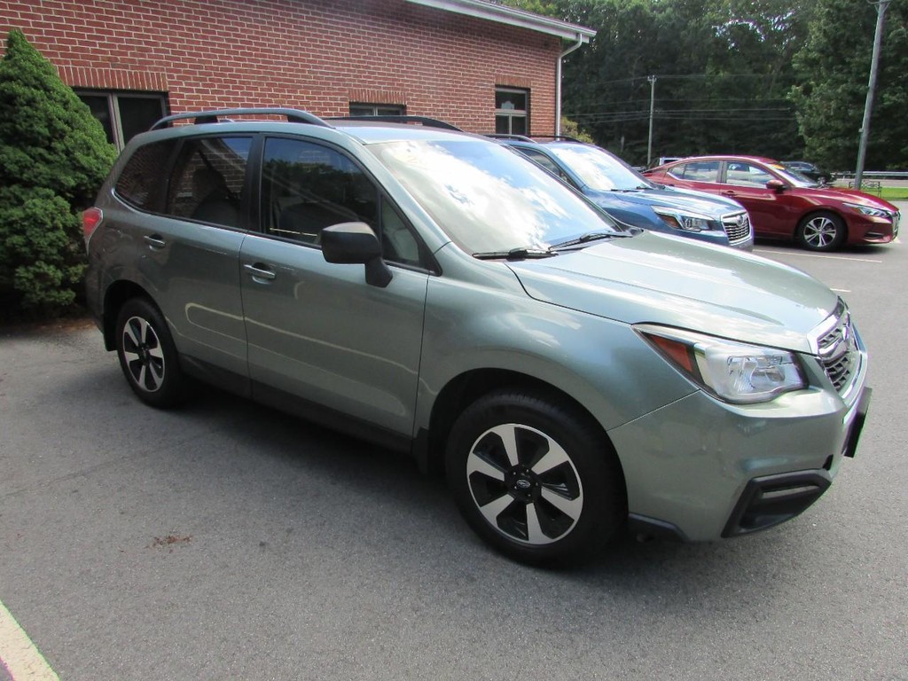 Subaru Forester Vehicle Full-screen Gallery Image 02