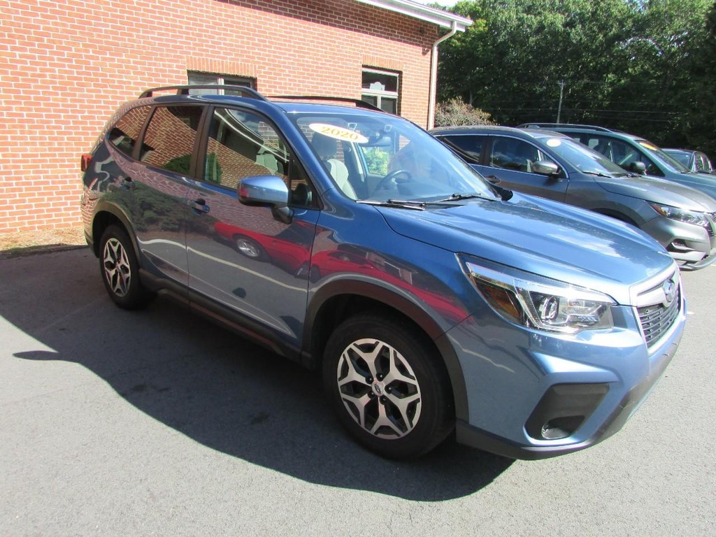 Subaru Forester Vehicle Full-screen Gallery Image 02
