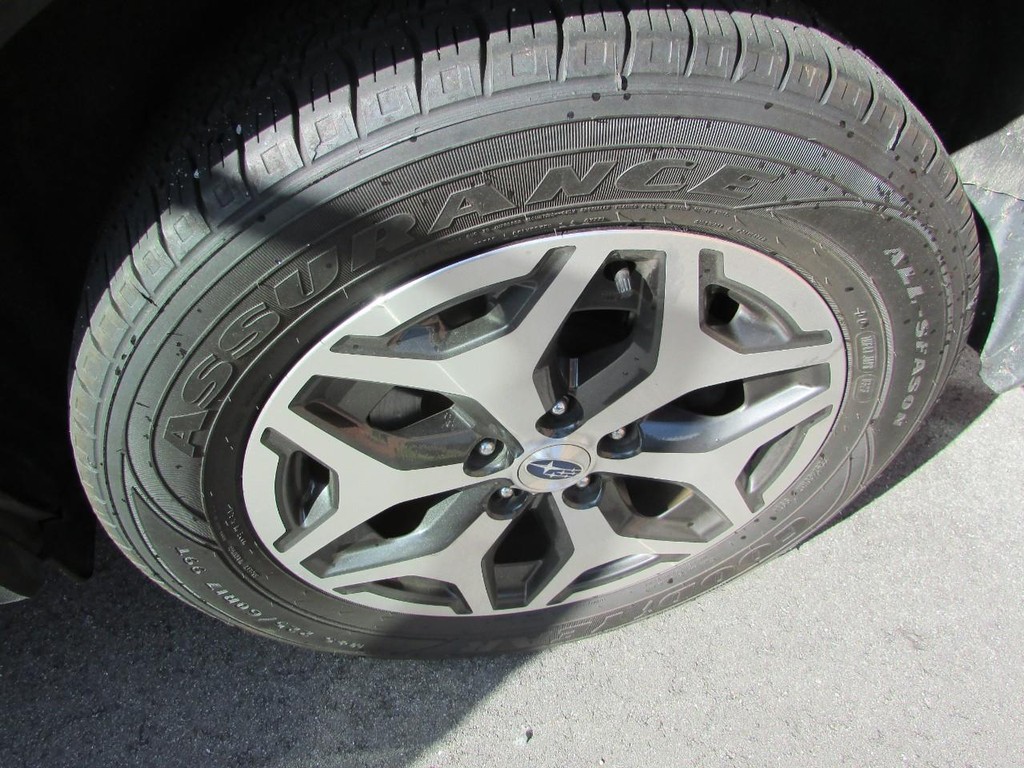 Subaru Forester Vehicle Full-screen Gallery Image 07