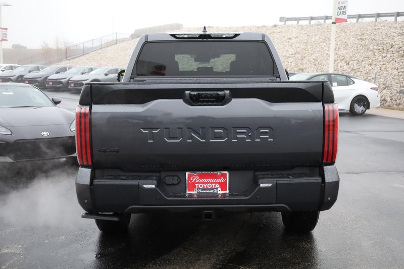 Toyota Tundra 4WD Vehicle Image 08