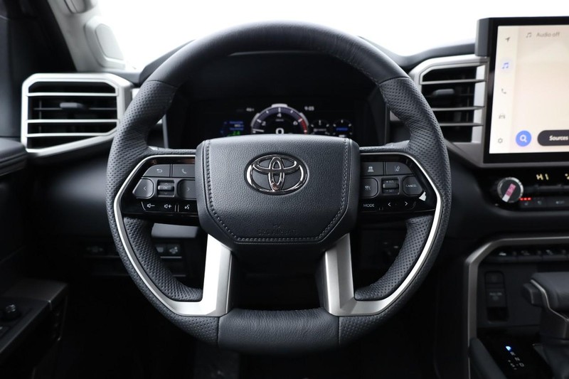Toyota Tundra 4WD Vehicle Image 13