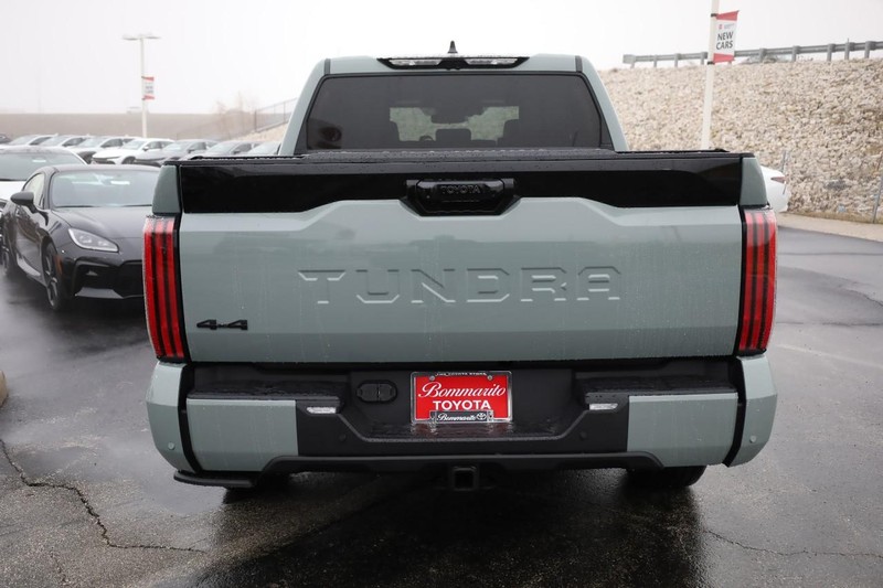 Toyota Tundra 4WD Vehicle Image 07