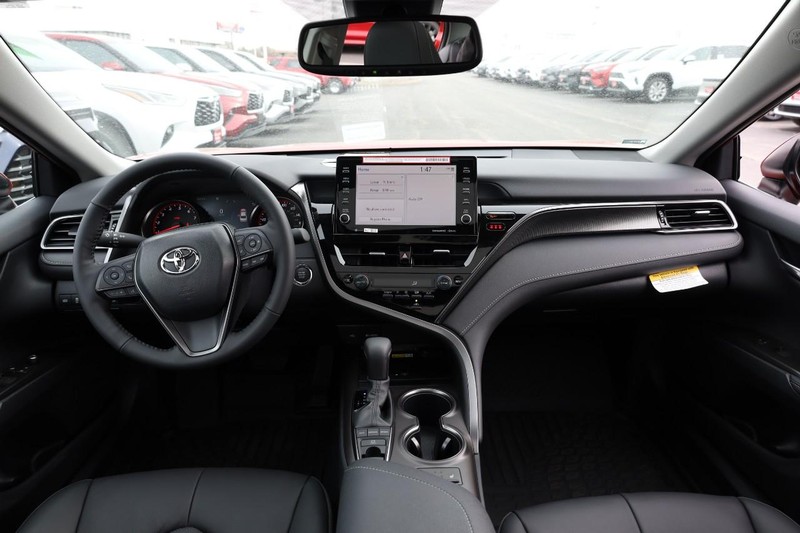 Toyota Camry Vehicle Image 22