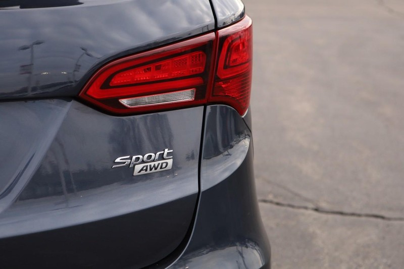 Hyundai Santa Fe Sport Vehicle Image 09