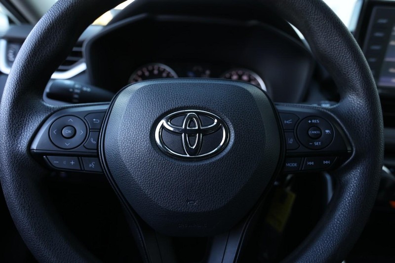 Toyota RAV4 Vehicle Image 09