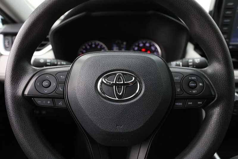 Toyota RAV4 Vehicle Image 10